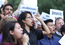 Nueva York no dejará fuera de Medicaid a soñadores El gobernador de Nueva York, Andrew Cuomo, anunció hoy que su administración asegurará que los "soñadores" puedan continuar disfrutando de su cobertura de Medicaid incluso si se producen cambios en la legislación federal.