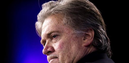Donald Trump, acusó hoy a su exasesor Steve Bannon de haber "perdido la cabeza" y dijo que no tiene "nada que ver" con su Presidencia.