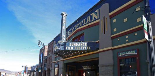 Vista de las preparaciones para el festival de cine Sundance 2018 en Park City.