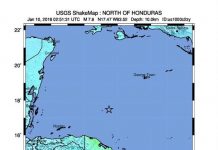 Mapa de movimientos telúricos que muestra el epicentro (marcado con una estrella) de un fuerte terremoto de magnitud 7,8 en la escala de Richter que sacudió las áreas entre Honduras y Cuba.