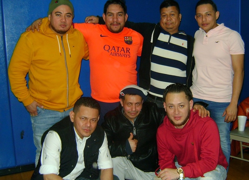La Plana Mayor de los Aleros F.C., entre ellos&nbsp;Pedro L&oacute;pez y Carlos P&eacute;rez, meaximos dirigentes y el 'artillero' Jonathan "Vampiro" Clavasquin, compitiendo en el campeonato sabatino de la&nbsp;Liga de F&uacute;tbol HONDUCOL.&nbsp;(Foto: BukiChapin)