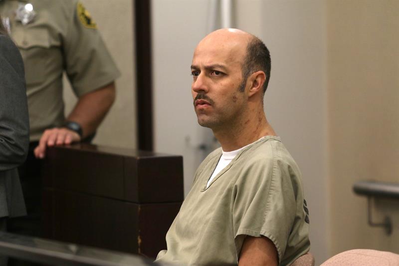 El ex lanzador de la Liga Mayor de Béisbol Esteban Loaiza reacciona mientras es procesado hoy, miércoles 14 de febrero de 2018, en la Corte Superior de California, en Chula Vista (EE.UU.). Loaiza fue arrestado el viernes pasado en posesión de 44 libras de cocaína.