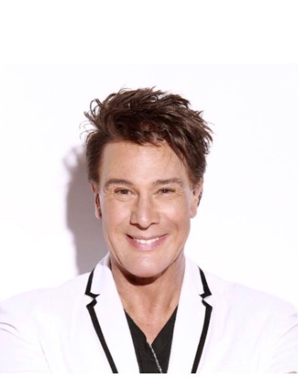 Fernando Allende est&aacute; completamente volcado en este nuevo disco, el&nbsp;que se convierta en un &eacute;xito nadie duda porque es un gran int&eacute;rprete y su entrega es total.