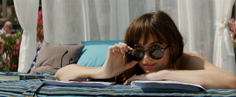 La actriz Dakota Johnson en el papel de Anastasia Steele, durante una escena de la pel&iacute;cula "Fifty Shades Freed".
