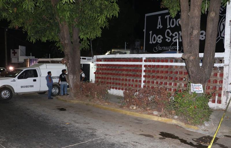 La "youtuber" Pamika Montenegro, conocida como "La Nana Pelucas", fue asesinada a tiros dentro de su restaurante en el balneario mexicano de Acapulco.