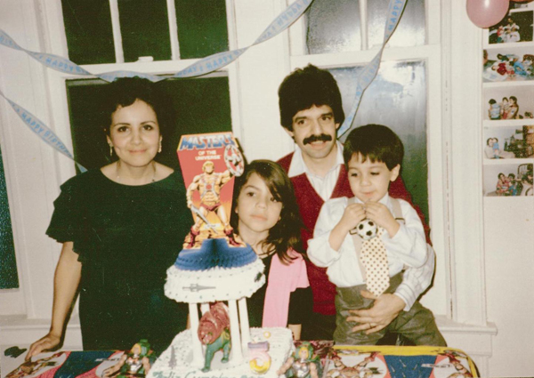 Luis Miranda con su hijo Lin Manuel Miranda, cuado este cumpli&oacute; cinco a&ntilde;os. (Fotos de su &aacute;lbum familiar)
