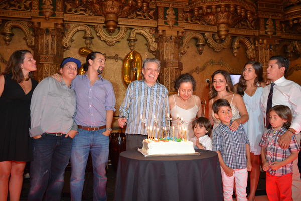 LUIS MIRANDA con familiares celebra su cumplea&ntilde;os 60 en el teatro United Palace, Alto Manhattan. (Foto Javier Gomez)