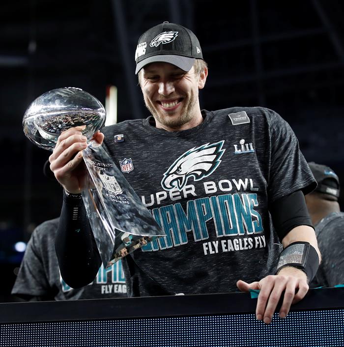 Nick Foles, de los Eagles de Filadelfia fue nombrado Jugador M&aacute;s Valioso (MVP) del Super Bowl.