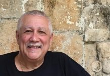 El saxofonista cubano Paquito D'Rivera asegura ser inmensamente feliz y que le "encanta tocar el sax y escribir libros".