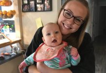 Jessica Porten fue a una cita médica con su hija Kira para buscar ayuda por una depresión postparto. La enfermera llamó a la policía. (April Dembosky/KQED)