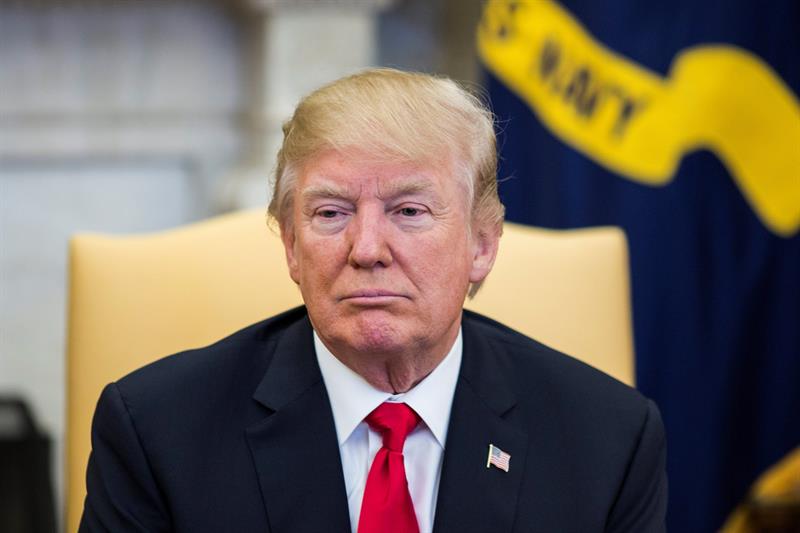 Donald Trump, dijo hoy que le "encantar&iacute;a" forzar un cierre parcial de la Administraci&oacute;n federal de EE.UU. por falta de fondos en caso de que los dem&oacute;cratas en el Congreso no acepten las condiciones que &eacute;l ha planteado para reformar el sistema migratorio del pa&iacute;s. (foto archivo)