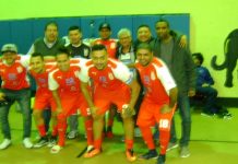 Jugadores, dirigentes y fieles seguidores del F.D.R. United, equipo representativo de la Brooklyn Champions Soccer League que aspira seriamente al título en Inter-Ligas organizado por la U.L.L.. Con ellos aparecen Washington Diaz, presidente de la BCHSL y Gerson Valenzuela. (Foto: Buki Chapin)