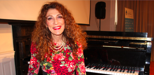 Rosa Antonelli, pianista argentina radicada en Nueva York quien ofrecerá un concierto de homenaje al famoso compositor Astor Piazzola, en el aniversario de su nacimiento que se conmemora en el Mes Internacional de la Mujer.