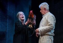 Clares, Horatius y Jaramillo en la adaptación teatral de la novela El coronel no tiene quien le escriba