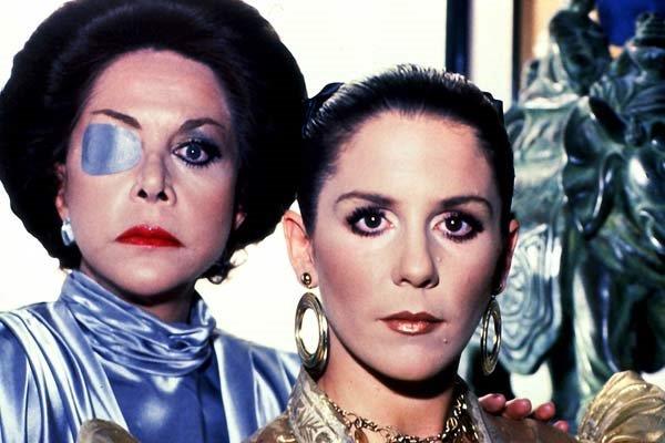 Maria junto a Rebecca Jones en una escena de Cuna de Lobos
