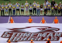 El Abierto de tenis de Miami homenajeó este sábado a las víctimas y supervivientes de la matanza perpetrada el pasado 14 de febrero en la escuela secundaria Marjory Stoneman Douglas