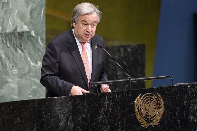 Fotograf&iacute;a cedida por la ONU donde aparece su secretario general, Ant&oacute;nio Guterres, interviniendo durante la apertura del acto con el que Naciones Unidas festeja el D&iacute;a Internacional de la Mujer