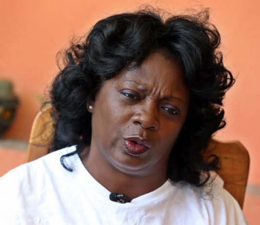 La dirigente de las Damas de Blanco cubanas, Berta Soler, denunció hoy que las autoridades de su país no le permitieron viajar a Washington para asistir al evento "La lucha por la libertad: los casos de Cuba y Venezuela".