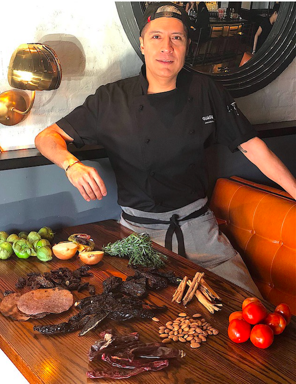 El mole es el plato mexicano que más le deleita preparar al Chef Ivan García por la complejidad de productos y técnicas que requiere.