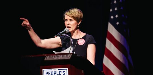 La actriz estadounidense Cynthia Nixon asiste al evento "The People's State of Union", en Nueva York (Estados Unidos), el 29 de enero de 2018. Nixon, conocida por su papel en la película 'Sexo en Nueva York' ha anunciado hoy, 19 de marzo de 2018, su candidatura a gobernadora de Nueva York.