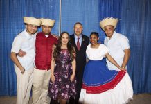 El Asambleísta Phill Ramos durante la Recepción Dominicana.