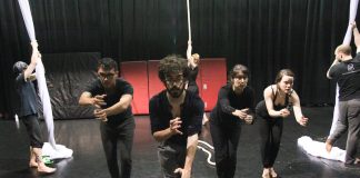 Teatro de Nueva York se une a la lucha El elenco de The Dream Project durante los ensayos para su premier en Nueva York.