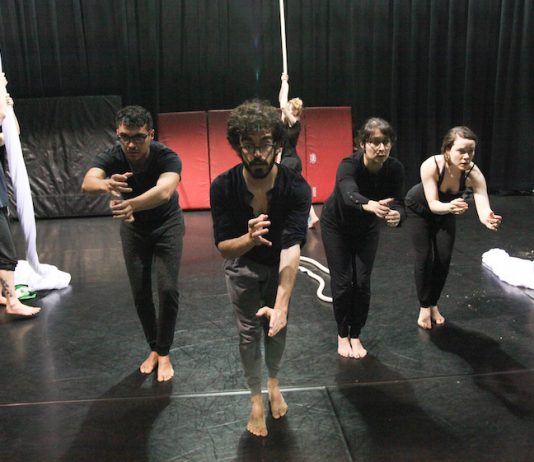 El elenco de The Dream Project durante los ensayos para su premier en Nueva York.