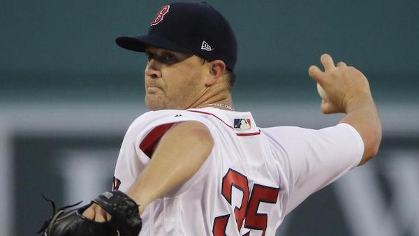 Steven Wright de los Medias Rojas de Boston es suspendido por violencia domestica.