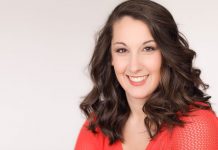 Valeria Llaneza: En busca de su camino personal Valeria Llaneza, una artista que ama su profesión, pero por sobre todo la coherencia en la vida, la integridad de los principios y la necesidad de defenderlos.