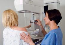 ¿Pagarle? ¿Por hacerse una prueba? Ofrecer cash es parte de una controversial estrategia para controlar el gasto en atención médica, dirigiendo a los pacientes a proveedores más rentables para atención que no es de emergencia.