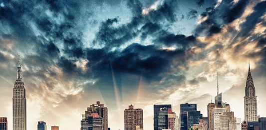 Los problemas de la vivienda pública en la Ciudad de Nueva York tienen una larga historia y han llegado a niveles dramáticos
