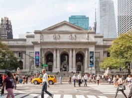Medio millón de españoles visitarán Nueva York en 2024 Nueva York sedujo a 62,8 millones de turistas en 2017, la cifra más alta de la historia, 50 de los cuales fueron estadounidenses y 13, internacionales, según anunció hoy el alcalde de la ciudad, Bill de Blasio.