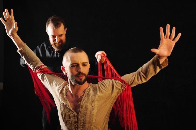 Alfonso Cid y Ryan Rockmore en la temporada de primavera 2018, en un instante de la producci&oacute;n Duende adentro de Al margen Flamenco Dance Company.