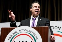 Gobernador Cuomo advierte a ICE que no tolerará sus "acciones inconstitucionales" El gobernador de Nueva York, Andrew Cuomo