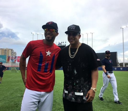 Daddy Yankee hace lanzamiento en las Grandes Ligas en Puerto Rico