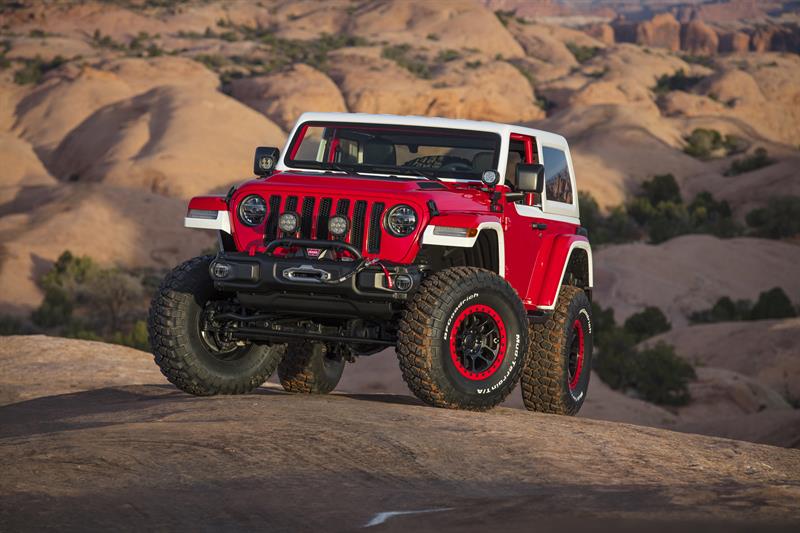 Fotografía promocional cedida de un Jeep Jeepster, creado por Mopar, la marca de accesorios del grupo Fiat Chrysler (FCA), basado en el Rubicon, uno de los prototipos presentados este año en el evento Easter Jeep Safari (EJS) que se celebra cada año durante la Semana Santa en la localidad estadounidense de Moab, en el estado de Utah (Estados Unidos). Desde hace 18 años, la marca Jeep participa en el Easter Jeep Safari, un evento creado por entusiastas de los todoterrenos y que para la marca del grupo Fiat Chrysler (FCA) se ha convertido en un auténtico laboratorio al aire libre. EFE/Jeep