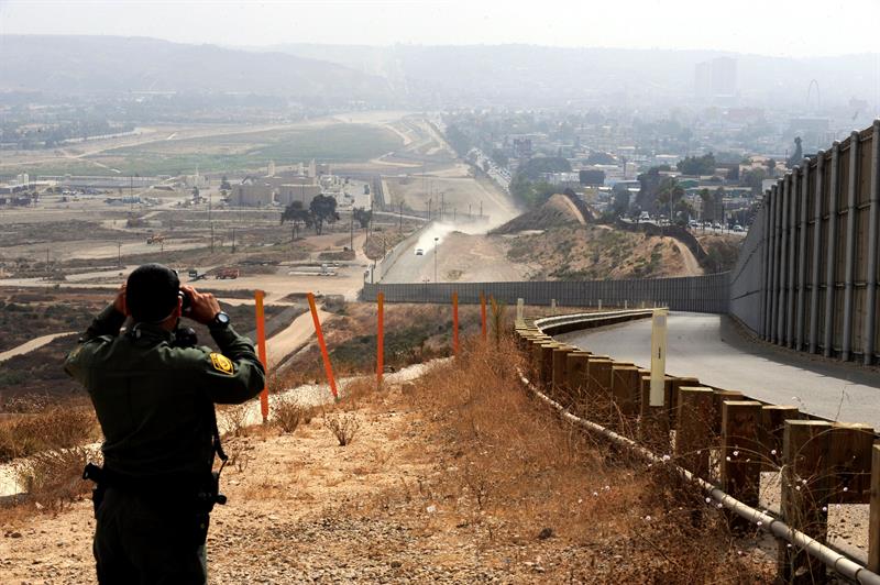 La Casa Blanca defini&oacute; hoy como "un buen primer paso" el rango de entre 2.000 y 4.000 miembros de la Guardia Nacional que el presidente, Donald Trump, quiere enviar a la frontera con M&eacute;xico