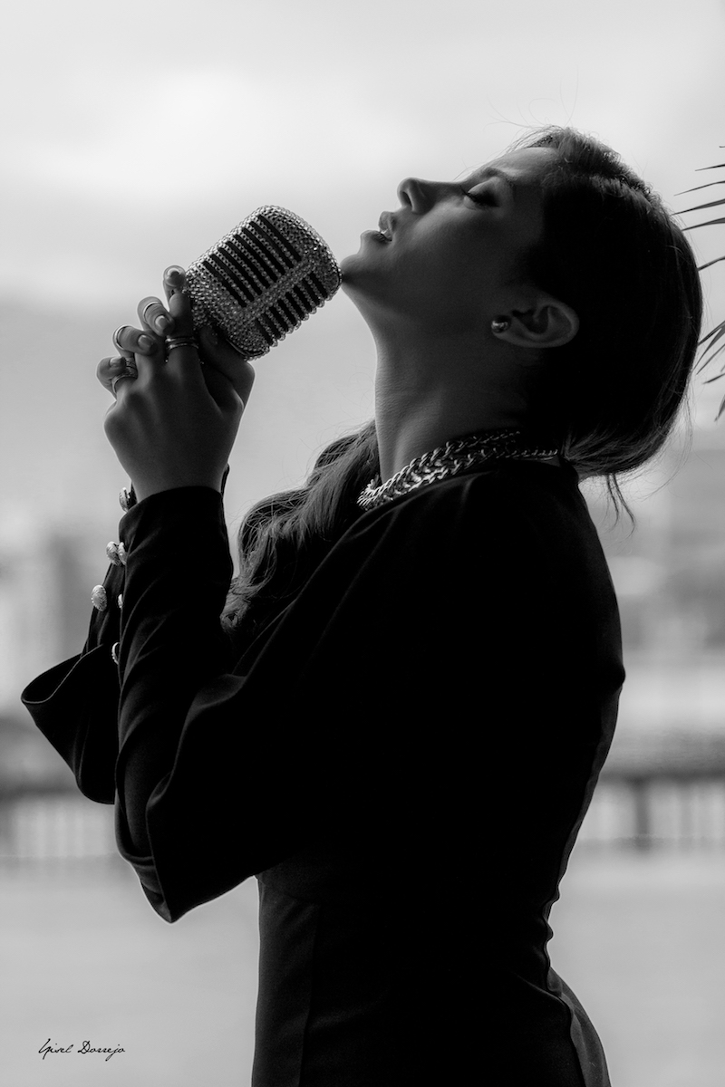 La soprano&nbsp;Janette M&aacute;rquez acaba de presentar su nuevo disco titulado&nbsp;&ldquo;Janette&rdquo;