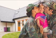 Hoy en día las opciones de enseñanza disponibles para muchos padres militares no coinciden con lo que ellos quieren para sus hijos, y eso puede afectar la preparación militar de Estados Unidos.