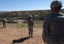 Anuncio de envío de militares produce reacciones opuestas en la frontera Guardia Nacional estadounidense patrullando en la ciudad fronteriza de Nogales, Arizona.