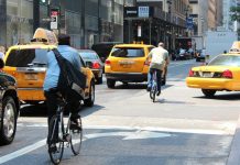 Nuevo esfuerzo para registrar conductores de taxi para votar Iniciativa de lanzamiento de Votos de parte de Dominicanos USA y NYC Votes para aumentar la votación entre la comunidad de conductores de taxi