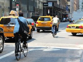 Iniciativa de lanzamiento de Votos de parte de Dominicanos USA y NYC Votes para aumentar la votación entre la comunidad de conductores de taxi