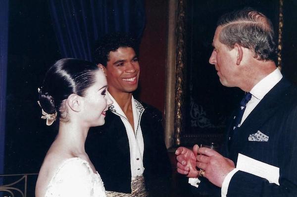 Carlos Acosta y Tamara Rojo, final de una represntaci&oacute;n del Royal Ballet cuando eran saludados por el pr&iacute;ncipe Carlos