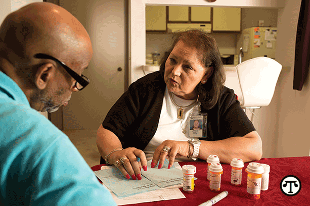 Eldercare Locator conecta a los cuidadores con recursos locales.