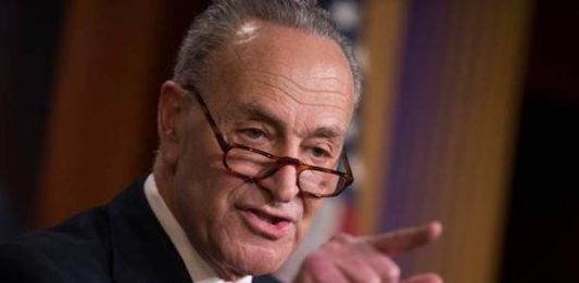 El líder de la minoría demócrata en el Senado, Chuck Schumer