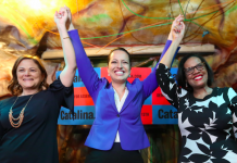 Hispanos en Nueva York exigen representación política La abogada colombiano-americana Catalina Cruz, líder para la reforma migratoria y los derechos de los trabajadores, fue Jefa de Gabinete de la concejal Julissa Ferreras-Copeland, Directora del Grupo de Trabajo de Trabajadores Explotados del Gobernador Andrew M. Cuomo; Asesora del Comité de Inmigración del Concejo Municipal de Nueva York y ex Directora de la División de Asuntos de Inmigrantes del Departamento de Trabajo, es candidata demócrata para la Asamblea Estatal por el Distrito 39 de Queens.