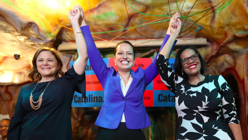 La abogada colombiano-americana Catalina Cruz, l&iacute;der para la reforma migratoria y los derechos de los trabajadores, fue Jefa de Gabinete de la concejal Julissa Ferreras-Copeland, Directora del Grupo de Trabajo de Trabajadores Explotados del Gobernador Andrew M. Cuomo; Asesora del Comit&eacute; de Inmigraci&oacute;n del Concejo Municipal de Nueva York y ex Directora de la Divisi&oacute;n de Asuntos de Inmigrantes del Departamento de Trabajo, es candidata dem&oacute;crata para la Asamblea Estatal por el Distrito 39 de Queens.