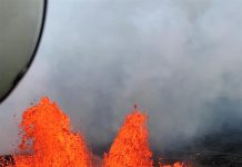 Vista aérea del volcán Kilauea en erupción, en Hawái,