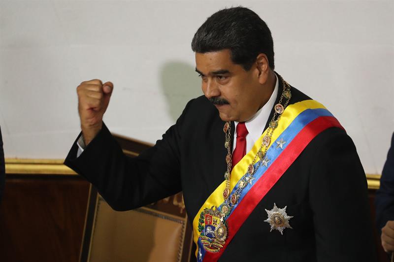  El presidente de Venezuela, Nicol&aacute;s Maduro, toma juramento ante la Asamblea Nacional Constituyente hoy, jueves 24 de mayo de 2018, en Caracas (Venezuela). 