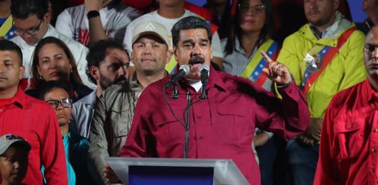 El presidente venezolano, Nicolás Maduro (c), habla tras conocer los resultados de las elecciones el domingo 20 de mayo de 2018, en Caracas (Venezuela).